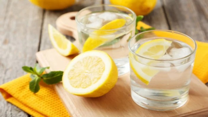 Soğukta kalmış birine bir kaşık limon suyu içirirseniz... Öyle büyük bir etkisi var ki!