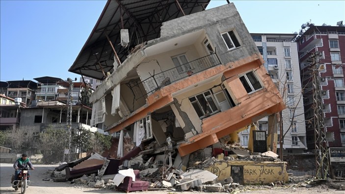 156 bin binanın yıkık, acil yıkılacak ve ağır hasarlı olduğu tespiti yapıldı