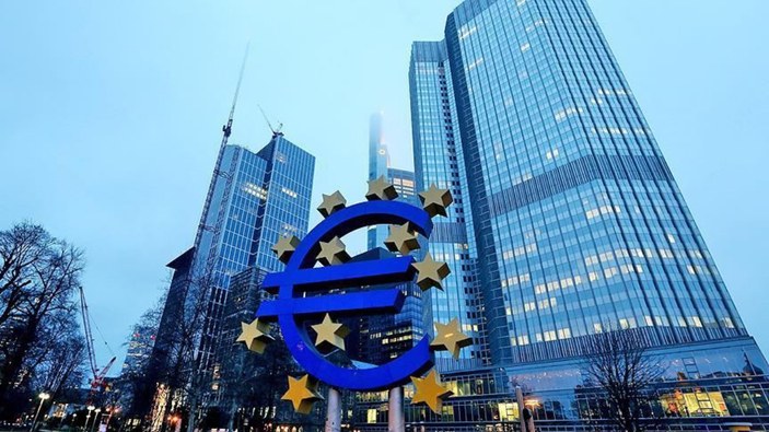 ECB enflasyona karşı faiz oranlarını artırmaya devam edeceğini açıkladı