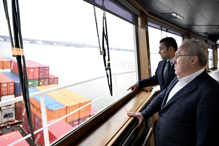 ABD'den toplanan yardımlar Turkon Line gemisi ile yola çıktı