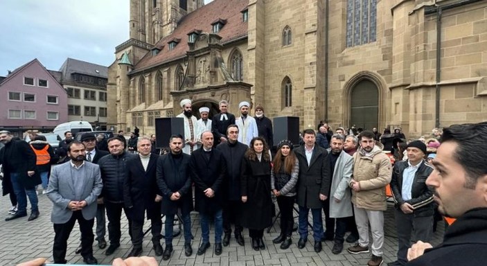 Almanya'da imamlar ve papazlar Türkiye için dua etti
