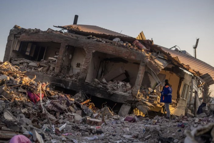Deprem felaketinde 15'inci gün bilançosu: Can kaybı 42 bin 310'a yükseldi