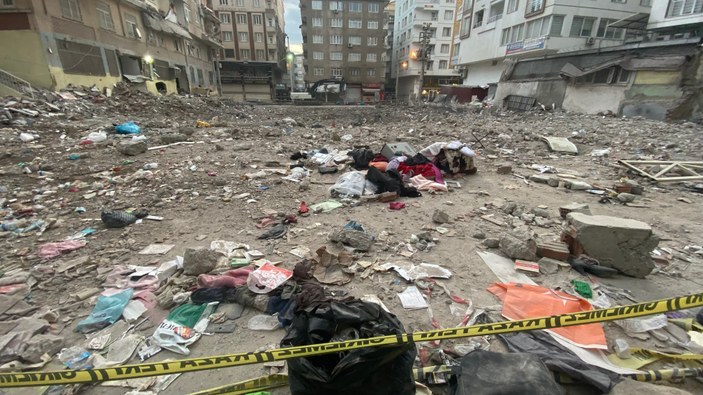 Diyarbakır'da bir apartmanın çökme anı kameralara yansıdı