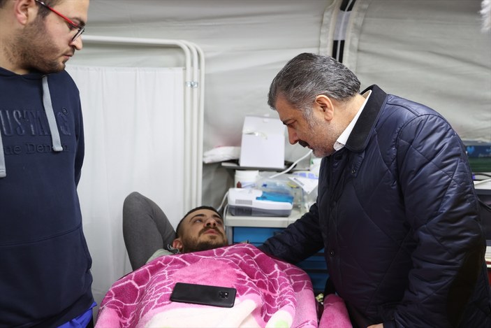 Hatay'da bulunan Sağlık Bakanı Fahrettin Koca: Sakalımı kesmek içimden gelmiyor